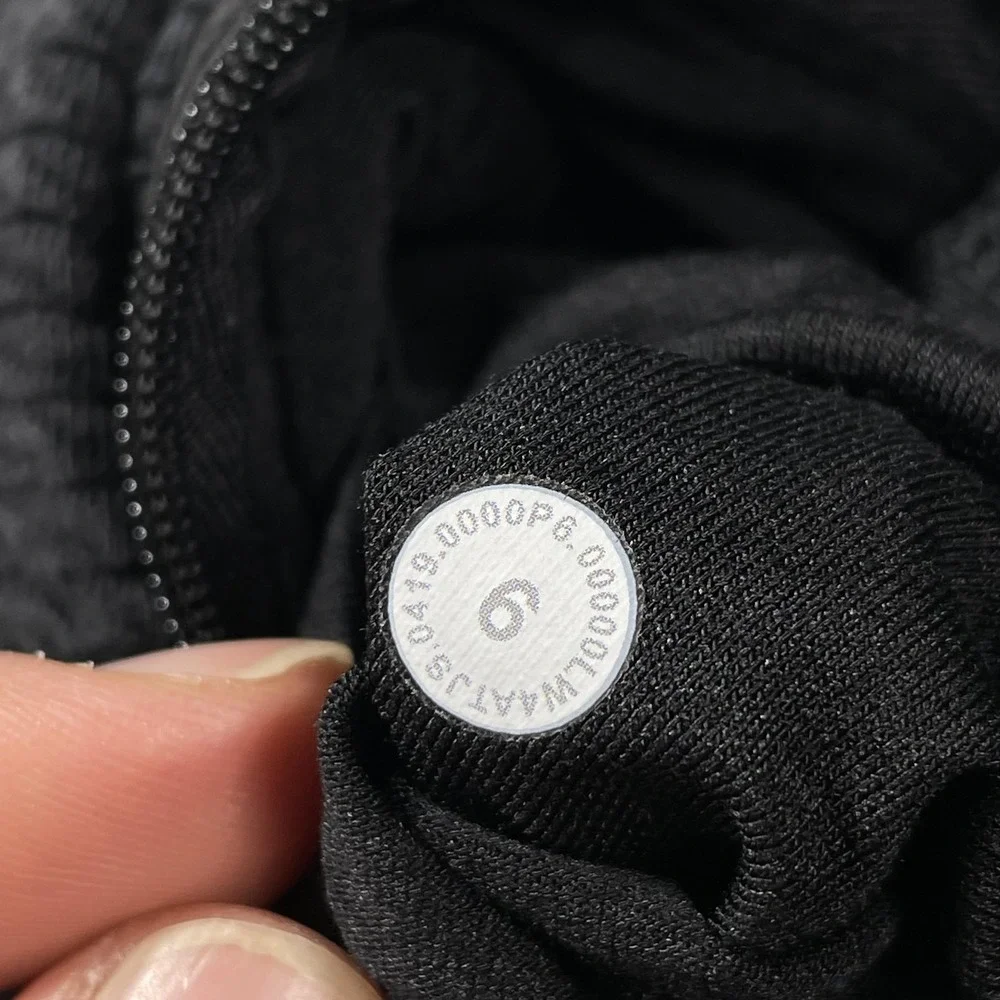 Lululemon On Repeat Bomber Women's‎ Size 6 Medium Black Textured Cotton Full Zip